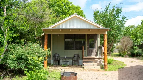 Cottage — image 1 of 6