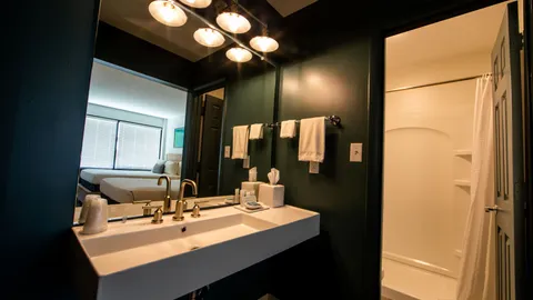Resort View - Double Queen — image 6 of 6