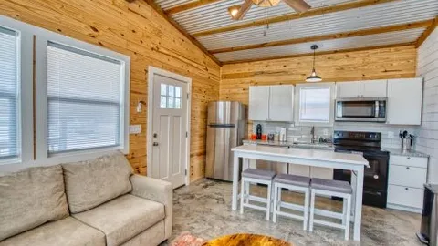 Ranch House — image 2 of 18