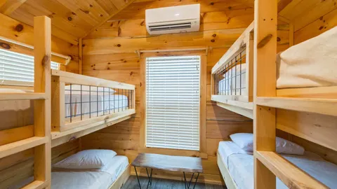 Shadow Rock Cabin — image 2 of 7