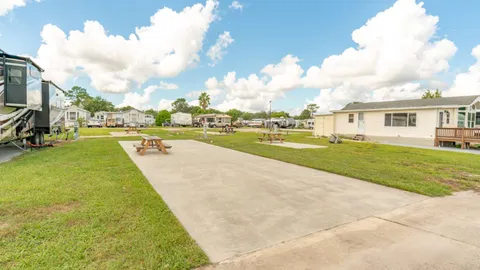 Super Full Hookup RV Site — image 1 of 3