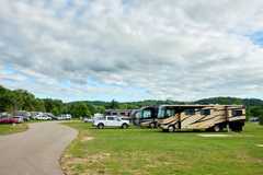 Wisconsin Riverside Resort Spring Green Wisconsin Campspot   EyJidWNrZXQiOiJjYW1wc3BvdC1wcm9kdWN0aW9uIiwia2V5IjoiZDEyNDMwZjQtMDhhMy00NDQyLWEwZjQtNjAxMTY5MTYyYTBlX1dpc2NvbnNpblJpdmVyc2lkZVJlc29ydC1GdWxsU2VydmljZVNpdGUxMCAoMSkuanBnIiwiZWRpdHMiOnsicmVzaXplIjp7IndpZHRoIjoyNDAsImhlaWdodCI6MjQwLCJmaXQiOiJpbnNpZGUifSwianBlZyI6eyJxdWFsaXR5Ijo1MH0sInRvRm9ybWF0IjoianBlZyJ9fQ==