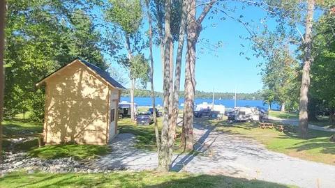 Lake Hut — image 14 of 14