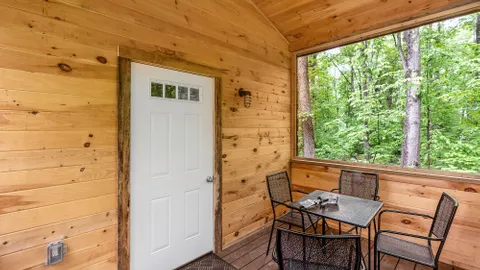 Cozy Cabin — image 2 of 7