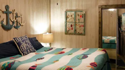 Premium Cabin — image 6 of 6