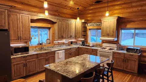 Beargrass Lodge — image 10 of 10
