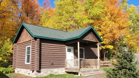 Luxury Cabin — image 1 of 5