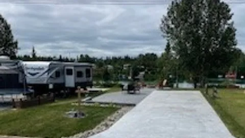 30 amp Premium Lake View  Full Service Site on pavement — image 1 of 5