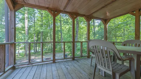 Ranger Smith™ Deluxe Cabin — image 2 of 7