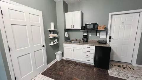 Cottage — image 2 of 6
