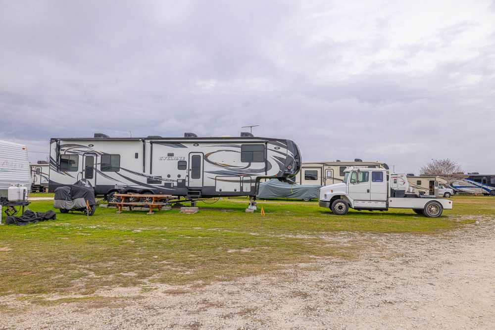 Route 6 RV Park, Calvert, Texas - Photo 4