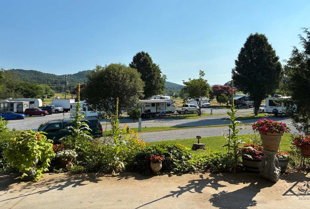 Smoker Holler RV Resort, Sevierville, Tennessee - Main Photo