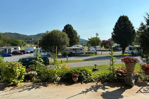 Smoker Holler RV Resort – photo 1