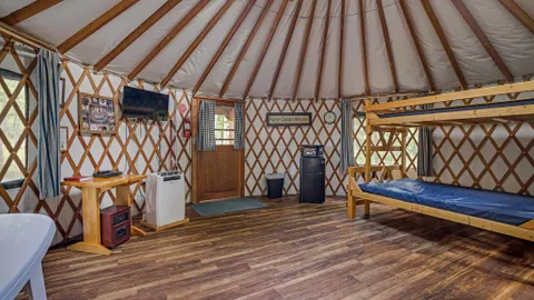 Big Bear Yurt — image 2 of 6