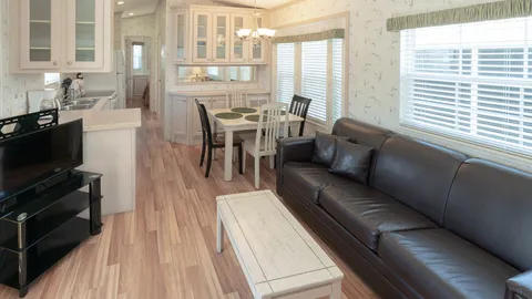 Silver 2 Bedroom Rental — image 8 of 8