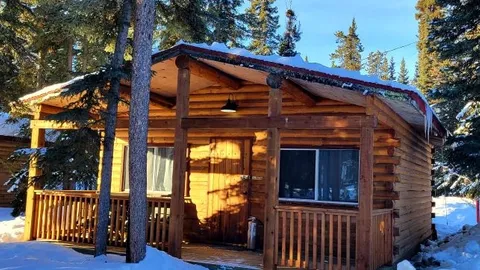 10 Chinook Rustic Log Cabin — image 2 of 6