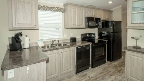 Premium One Bedroom Cottage — image 2 of 8