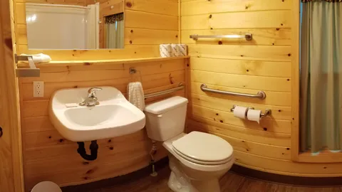 DELUXE CABIN WEST LAKE ADA — image 6 of 6