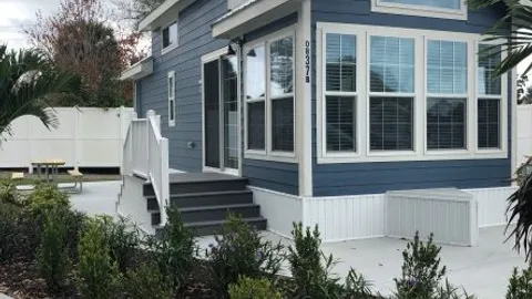 1 Bedroom Cottage with Loft — image 1 of 7