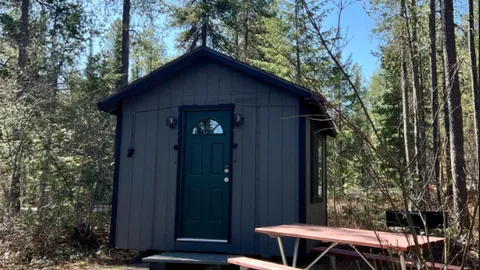 Bunk 2, Avalanche — image 1 of 17