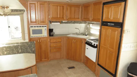 RENTAL CAMPER 27 — image 6 of 6