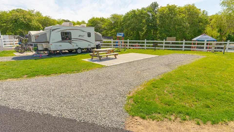 Full Hookup 30amp RV Site — image 2 of 4