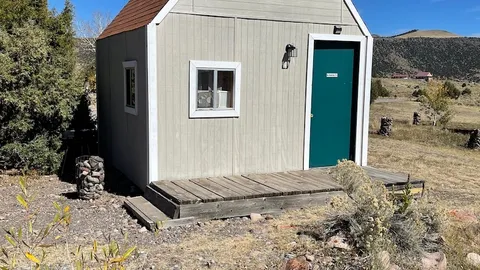 4 Bunks, Sleeps 4, Electric — image 1 of 3