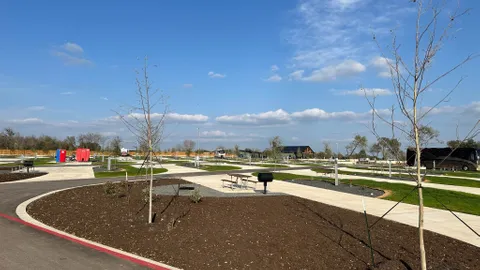 Deluxe Pull-Through Site — image 1 of 10