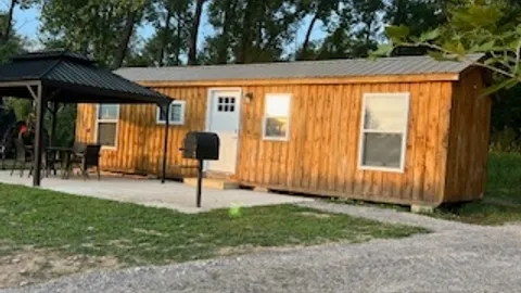 Deluxe Cabins — image 1 of 8