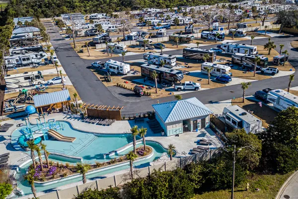 Barefoot RV Resort – photo 1