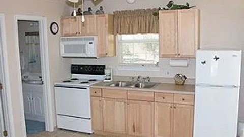 BUNGALOW — image 3 of 3