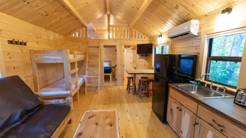 Yogi Bear™ Hideaway — image 2 of 5
