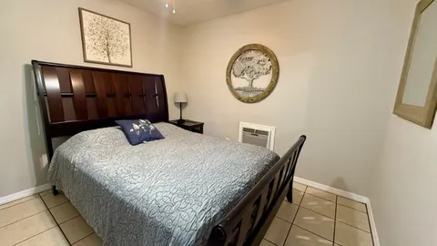 Deluxe Cabin — image 2 of 6