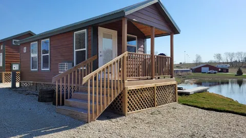 Deluxe Small Furnished Cabin — image 1 of 5