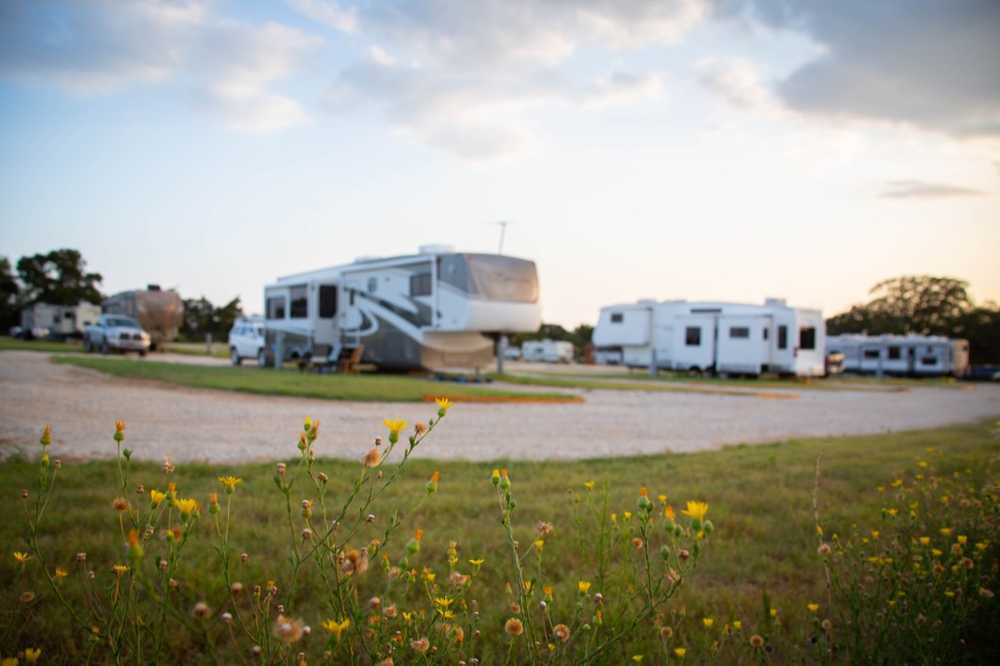 Queen and Duke RV Resort, Whitesboro, Texas - Photo 2