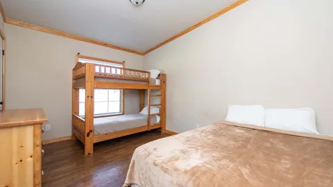Yogi Bear™ Bunkhouse — image 2 of 9