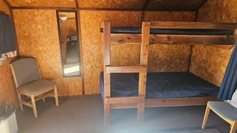 Small Cabin — image 2 of 3