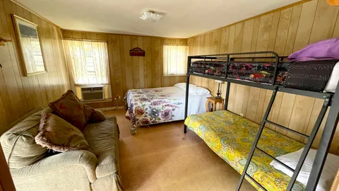 Cabin 08 "Salmon Switch" — image 2 of 6