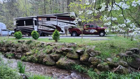 Creekside Big Rig RV Site 20/30/50 AMP — image 1 of 4