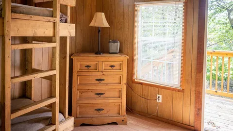 Great Escape Lodge — image 2 of 18