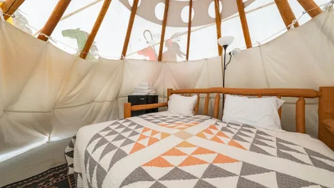 16' Tipi Lakeside — image 2 of 4