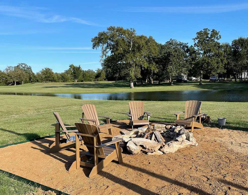 Round Top-Carmine RV Park - Photo 2