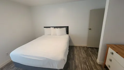 3 Bed 2 Bath House — image 7 of 7