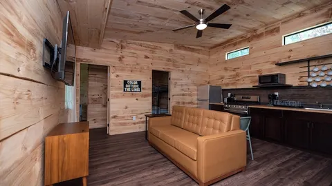 Hilltop Coyote Cabin — image 10 of 10