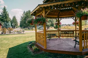 Jim & Mary's RV Park – photo 4