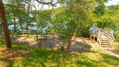 Waterfront Full Hookup 50amp RV Site — image 1 of 4