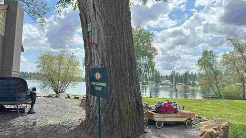 50/30/20 Amp Venue Premium Lake-Front RV Site — image 2 of 18