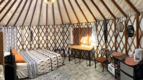 Yurt — image 1 of 3