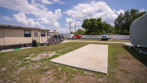 Standard Full Hookup RV Site — image 2 of 3