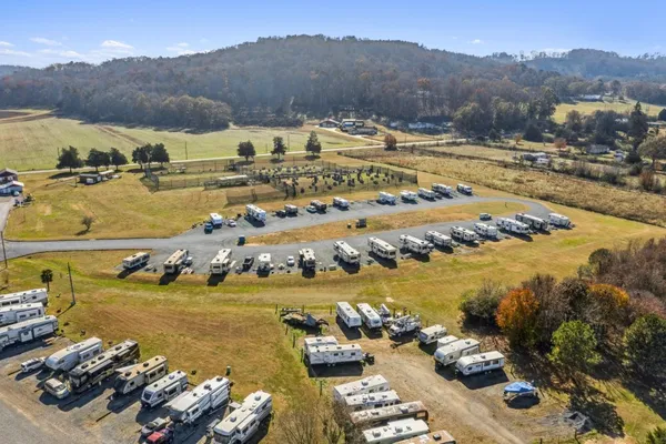 Cedar Creek RV & Outdoor Center – photo 1